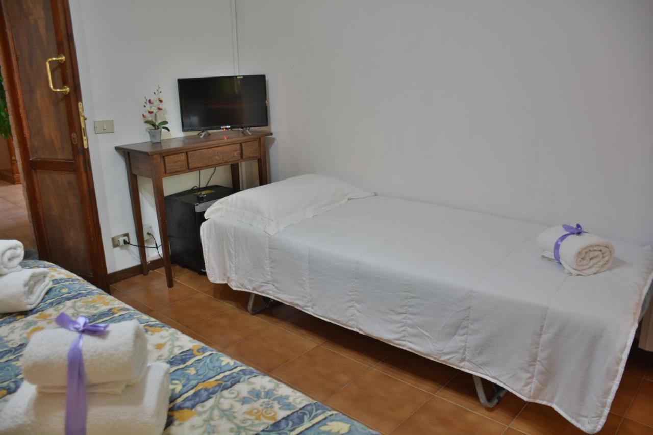Hotel Villa Paradiso Riparbella Buitenkant foto