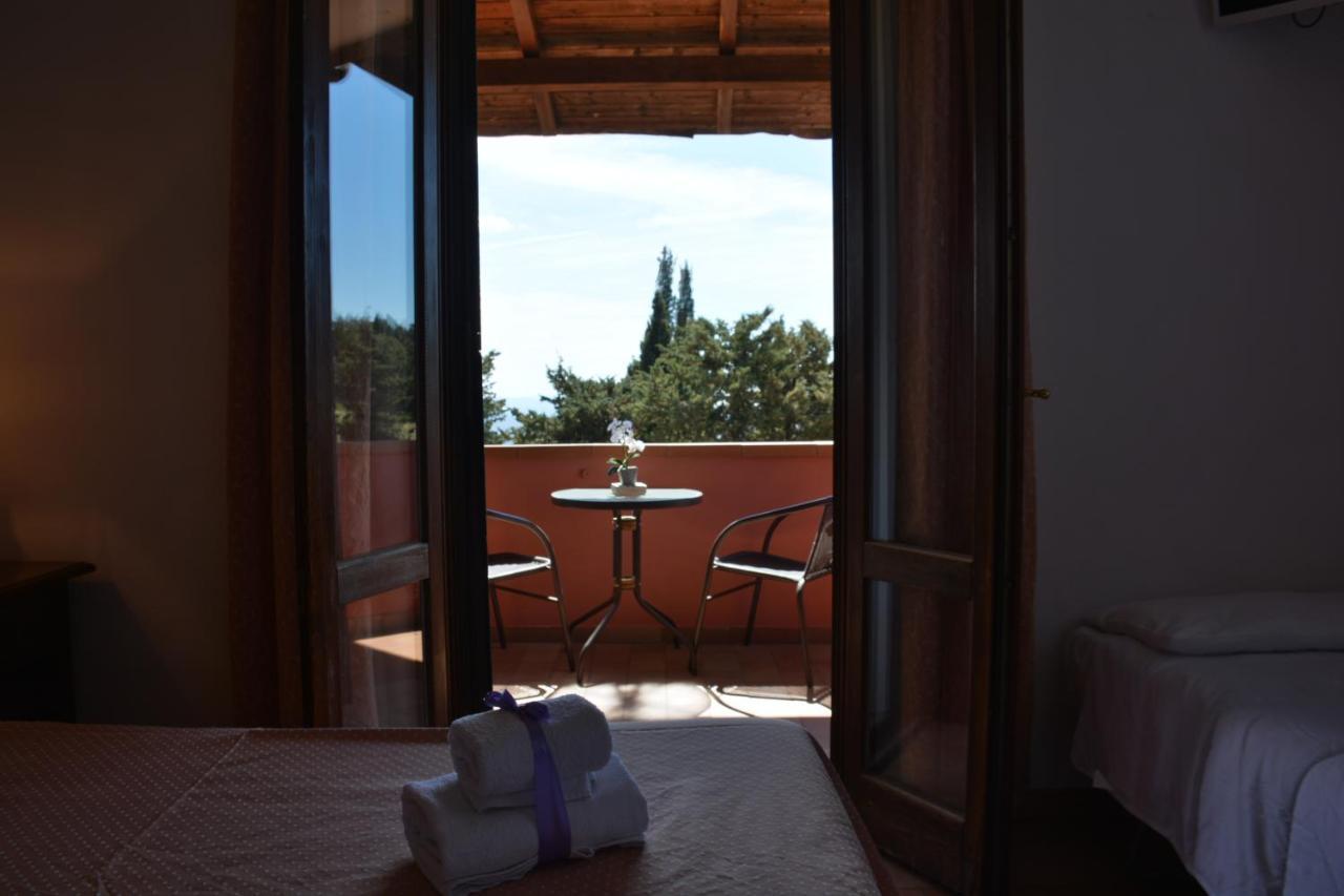 Hotel Villa Paradiso Riparbella Buitenkant foto