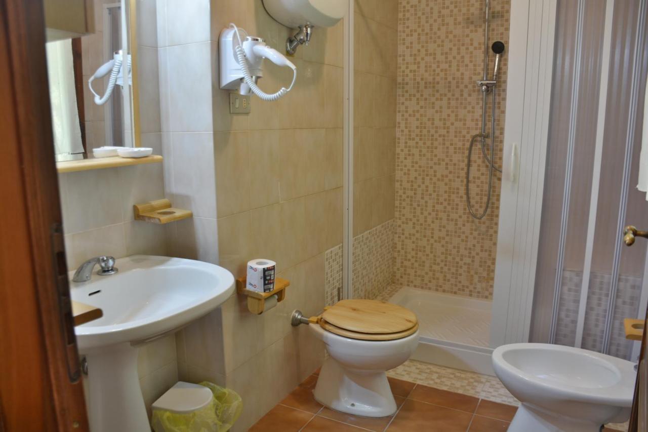 Hotel Villa Paradiso Riparbella Buitenkant foto