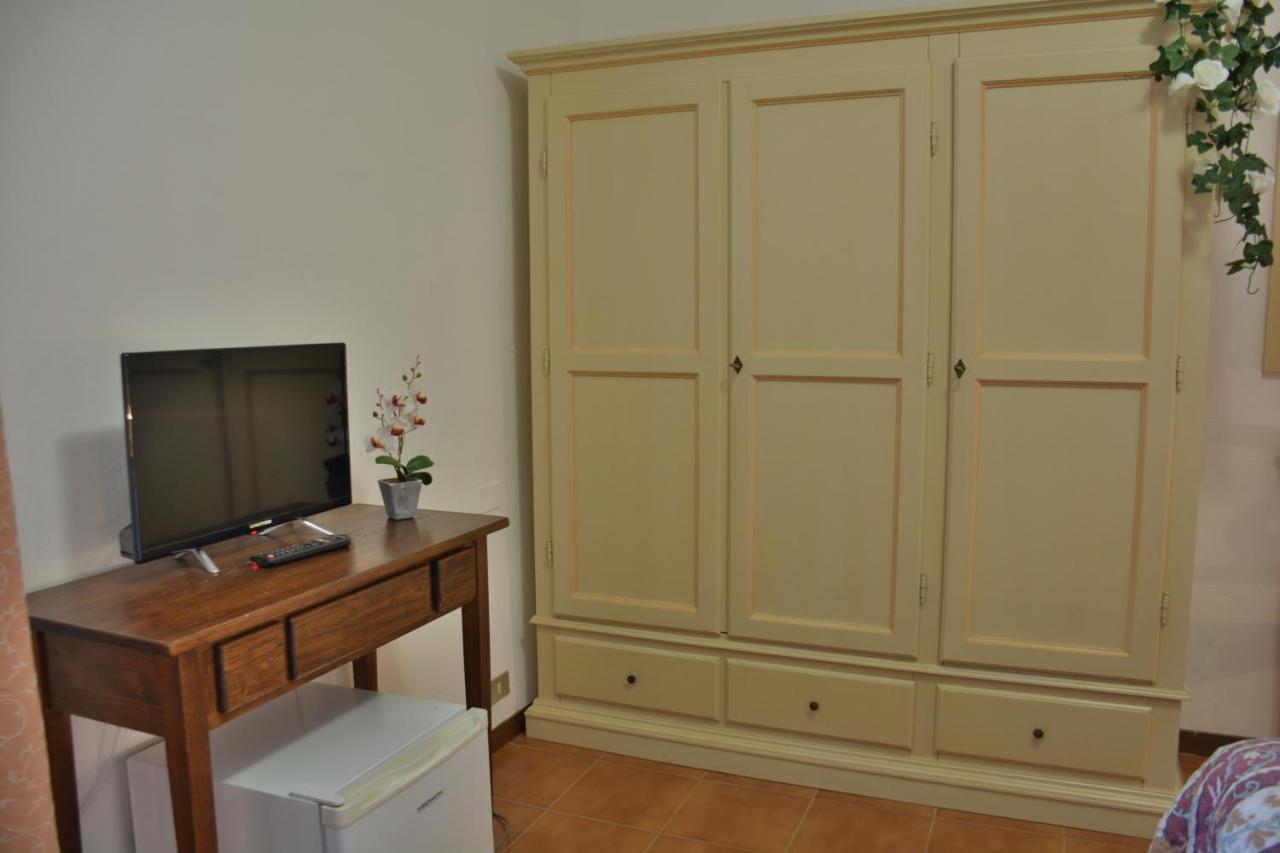 Hotel Villa Paradiso Riparbella Buitenkant foto