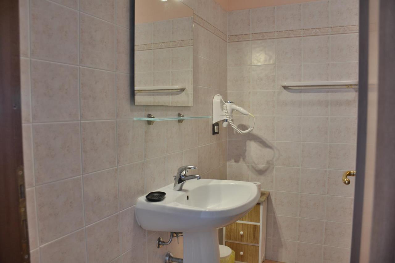 Hotel Villa Paradiso Riparbella Buitenkant foto